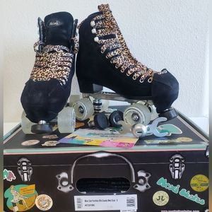 Moxi panther rollerskates size 8